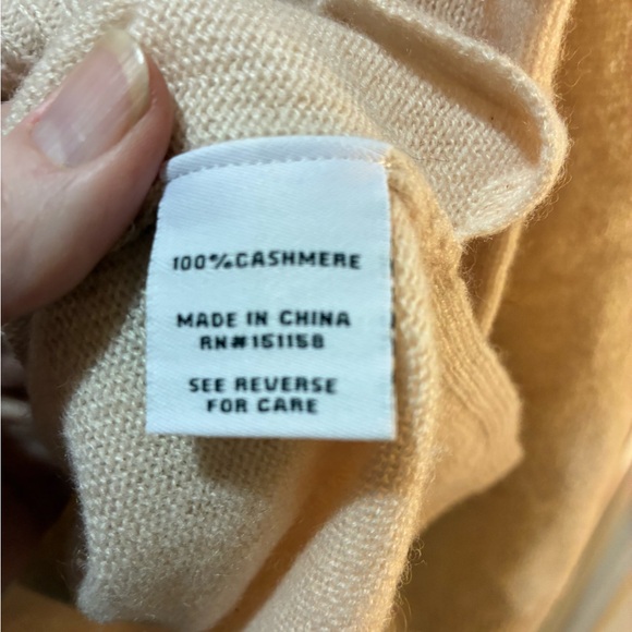 LUXE 525 Cashmere Crewneck Sweater - Picture 7 of 8